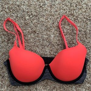 PINK Victoria's Secret lightly lined bra , Size 32D